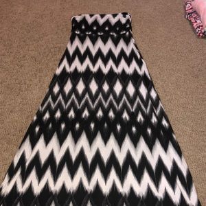 TILLYS maxi skirt